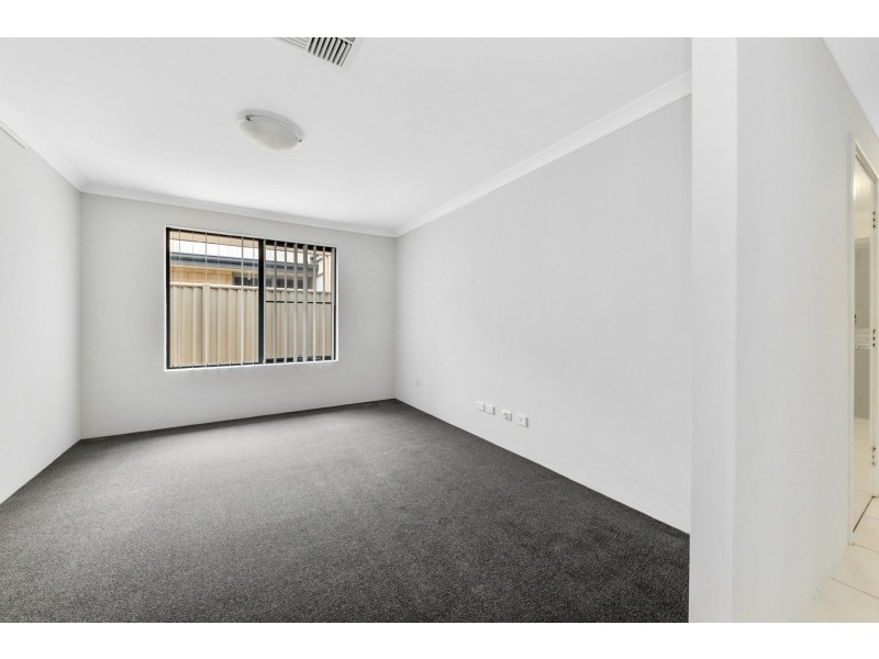 30 Ewens Pass, Wandi WA 6167