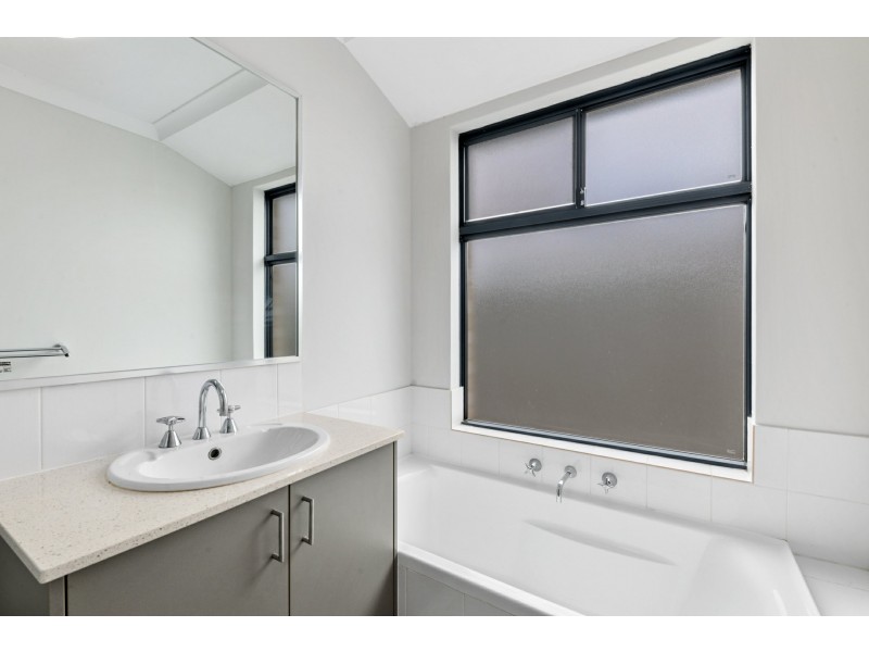 30 Ewens Pass, Wandi WA 6167