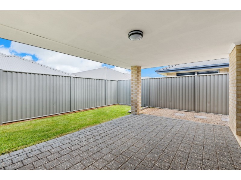 30 Ewens Pass, Wandi WA 6167