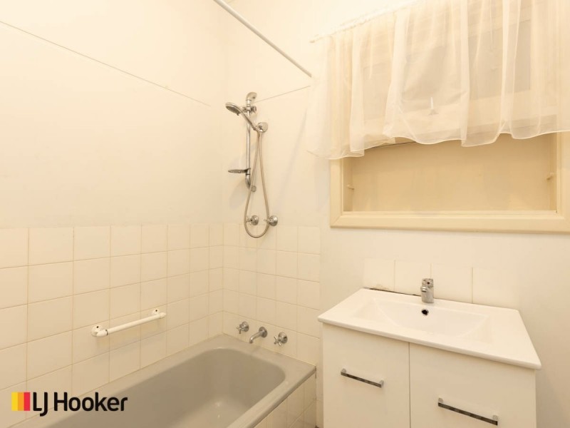 16 Cranwell Street, Thornlie WA 6108