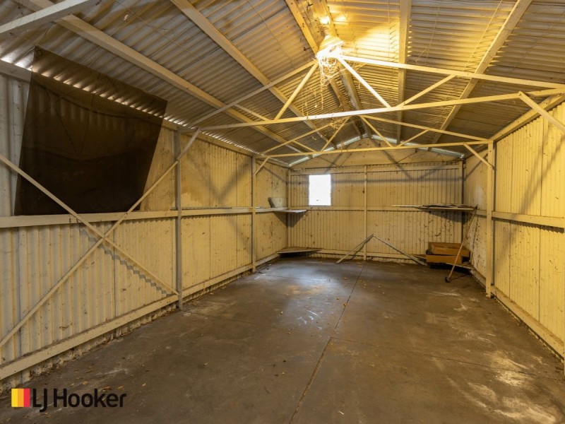 16 Cranwell Street, Thornlie WA 6108