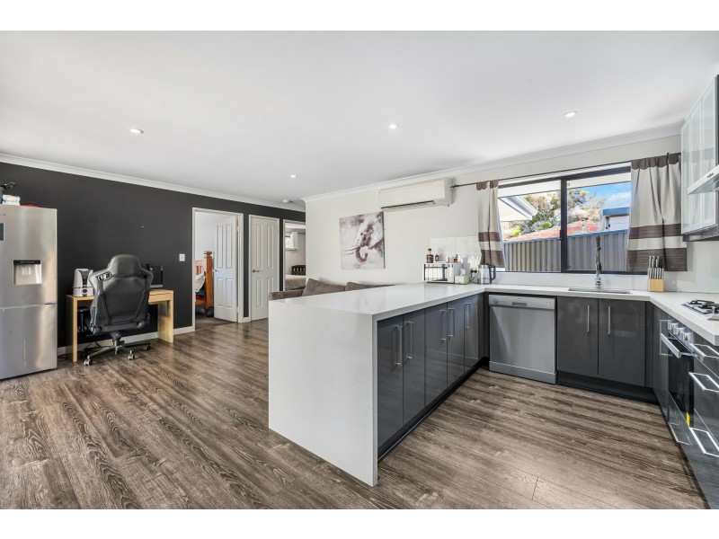 7 & 7a Cavendish Way, Parkwood WA 6147