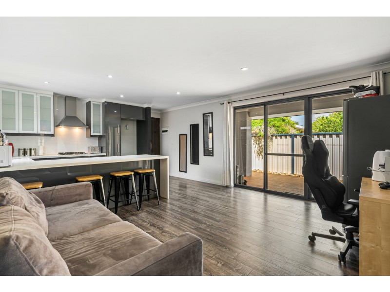 7 & 7a Cavendish Way, Parkwood WA 6147
