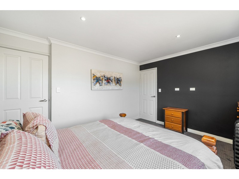 7 & 7a Cavendish Way, Parkwood WA 6147