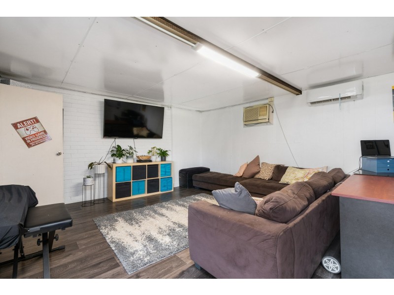 13 Teaguer Street, Wilson WA 6107