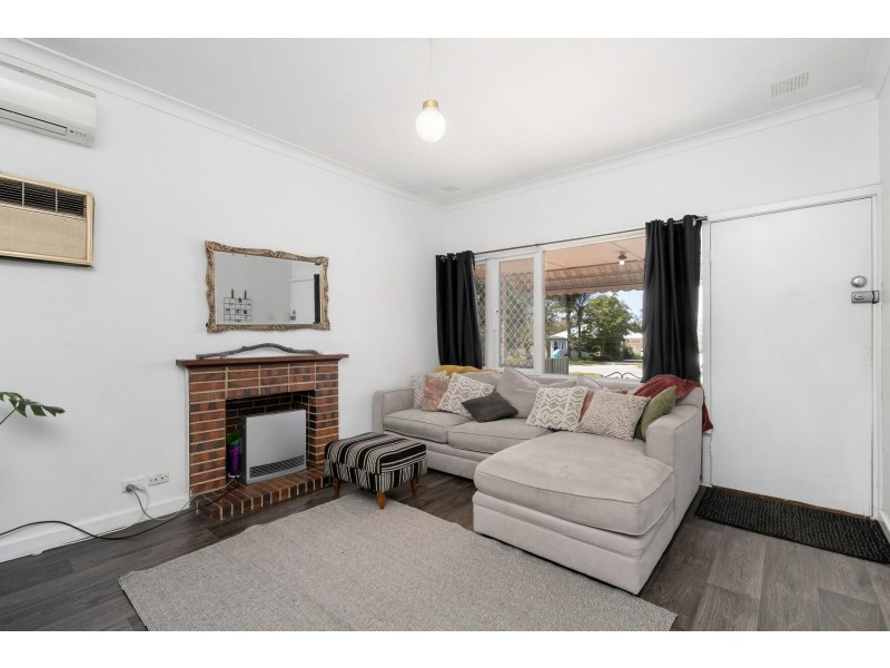 13 Teaguer Street, Wilson WA 6107