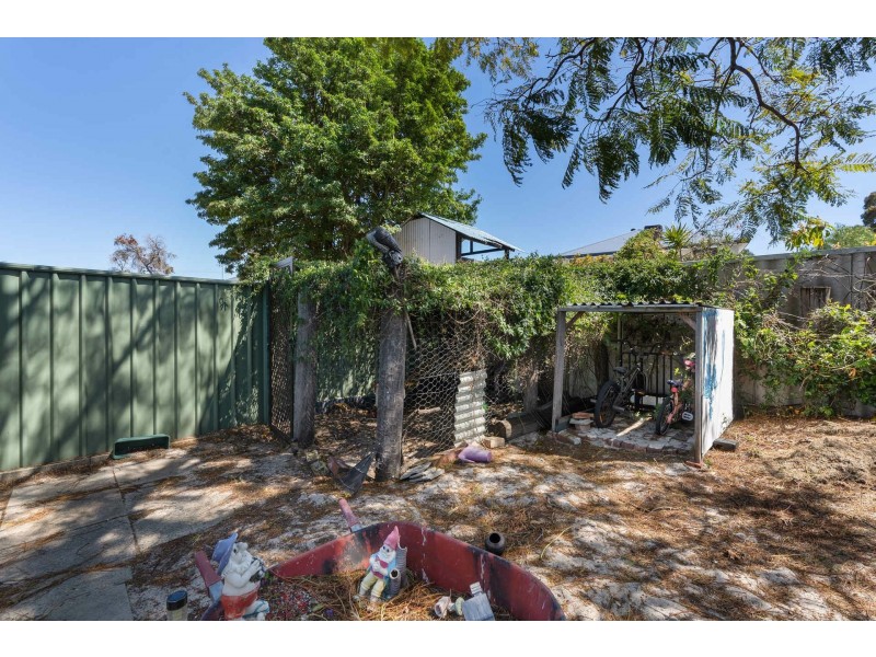 13 Teaguer Street, Wilson WA 6107