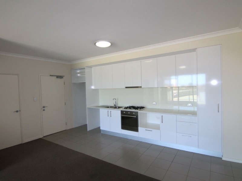 401/25 Malata Crescent, Success WA 6164