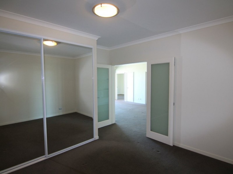 401/25 Malata Crescent, Success WA 6164