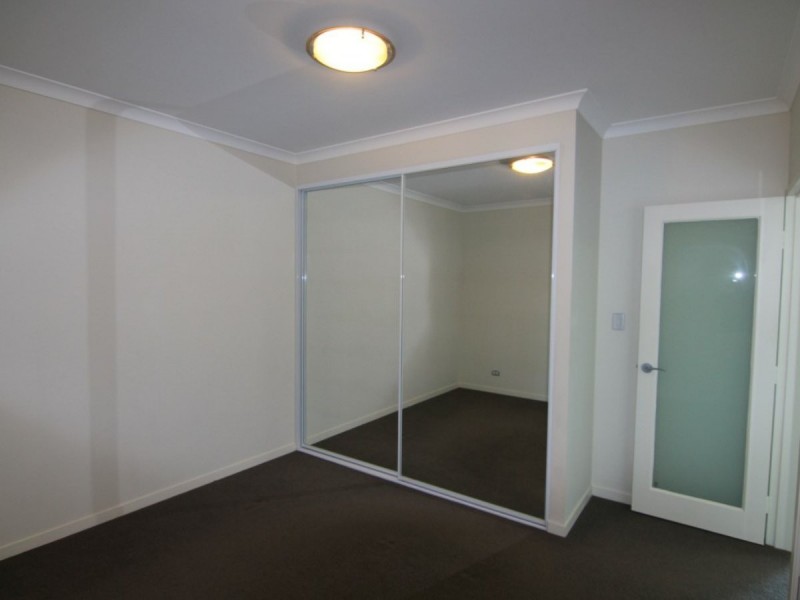 401/25 Malata Crescent, Success WA 6164