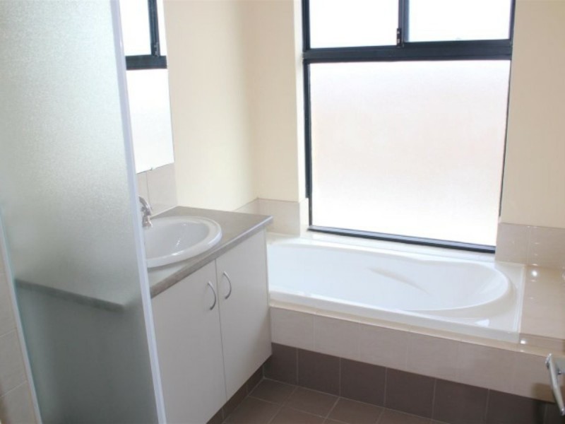 3 Edsell Entrance, Brookdale WA 6112