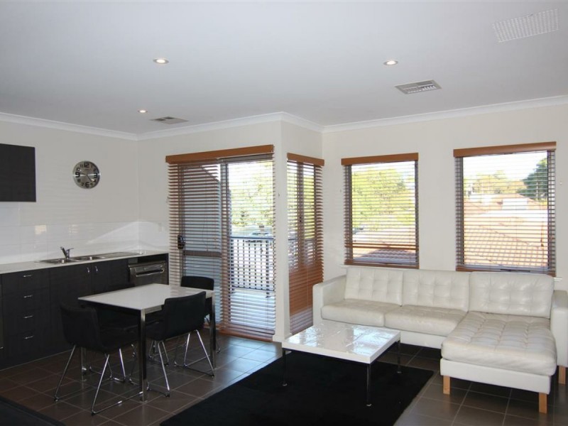 2/39 Simpson Street, Applecross WA 6153