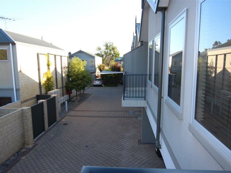 2/39 Simpson Street, Applecross WA 6153