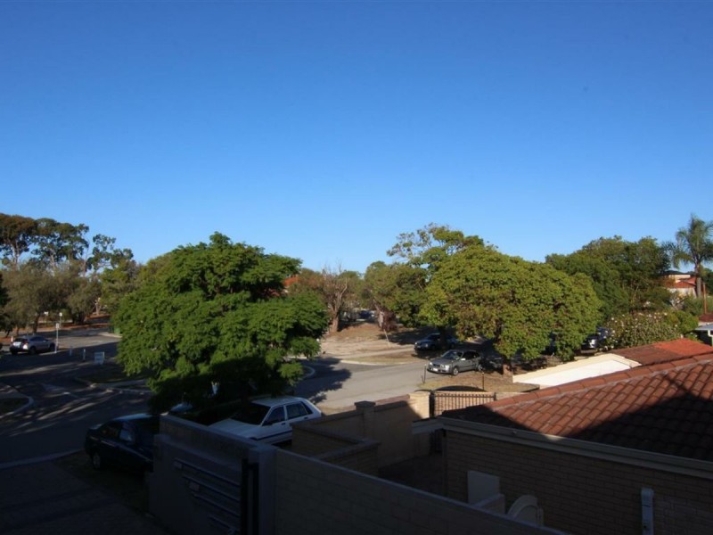 2/39 Simpson Street, Applecross WA 6153