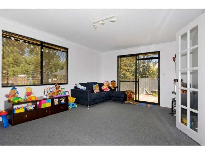 8 Shoalhaven Rise, Success WA 6164