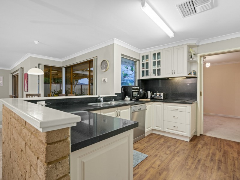 7 Palm  Court, Thornlie WA 6108