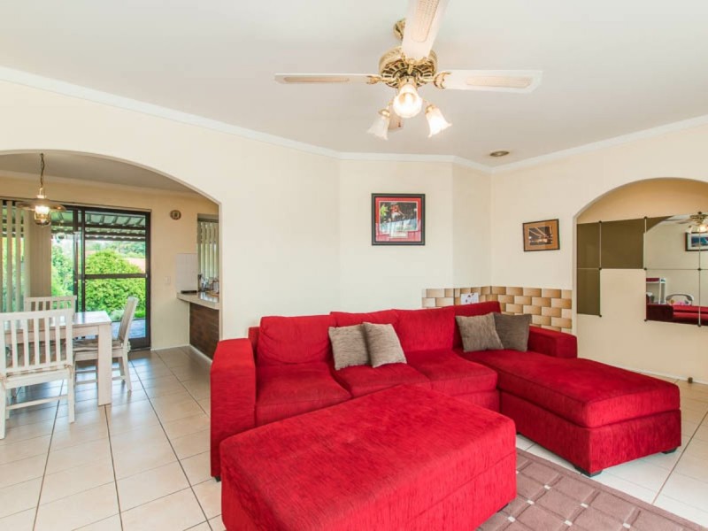 14 Bondini Way, Bibra Lake WA 6163