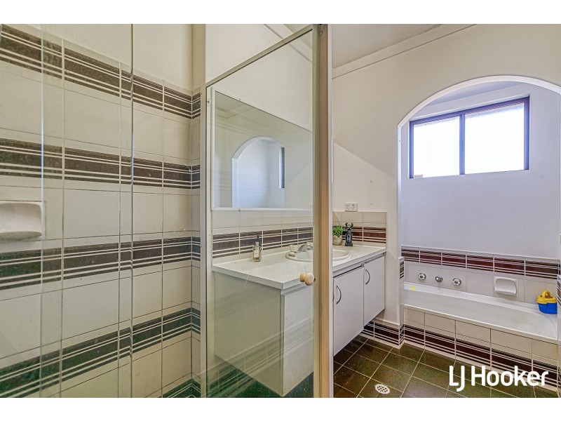 14 Bondini Way, Bibra Lake WA 6163