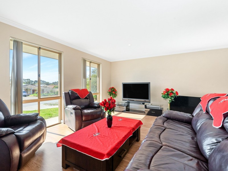 43 Whitlock Crescent, South Lake WA 6164