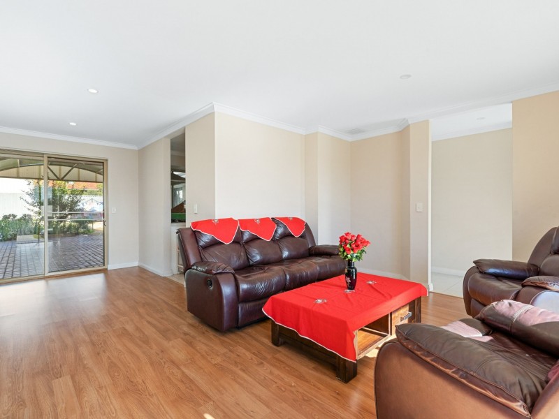 43 Whitlock Crescent, South Lake WA 6164