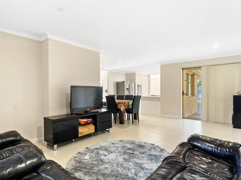 43 Whitlock Crescent, South Lake WA 6164
