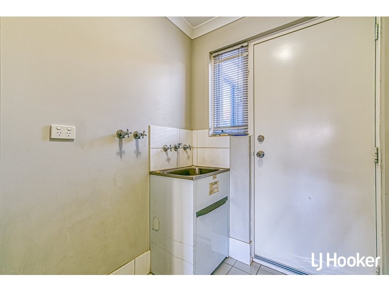 8/31 Prince Street, Queens Park WA 6107