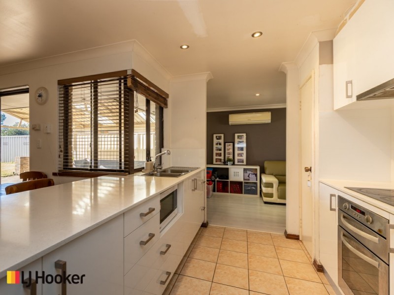 3 Hampton Court, Thornlie WA 6108