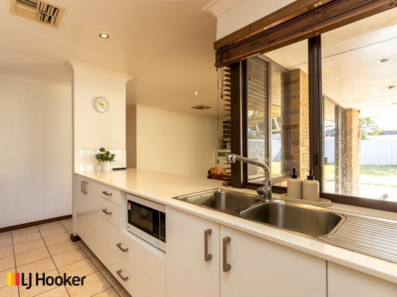 3 Hampton Court, Thornlie WA 6108