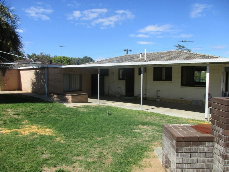 2 Pomfret Road, Spearwood WA 6163