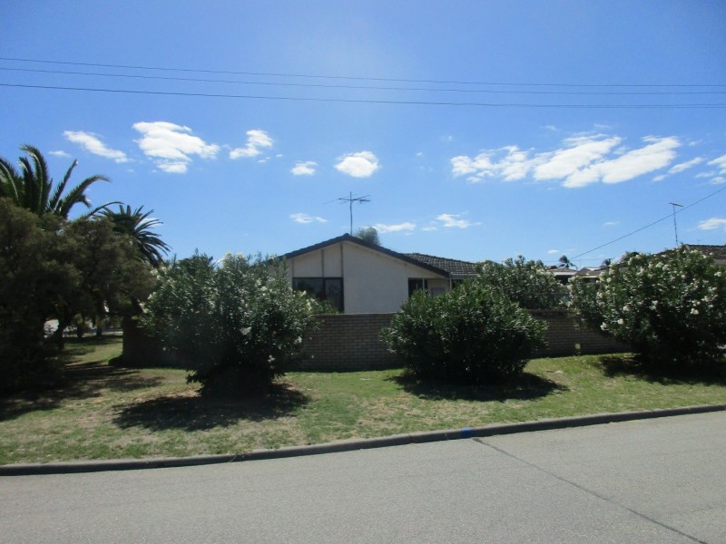 2 Pomfret Road, Spearwood WA 6163