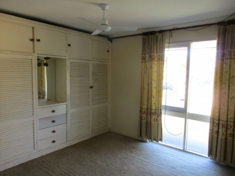 2 Pomfret Road, Spearwood WA 6163