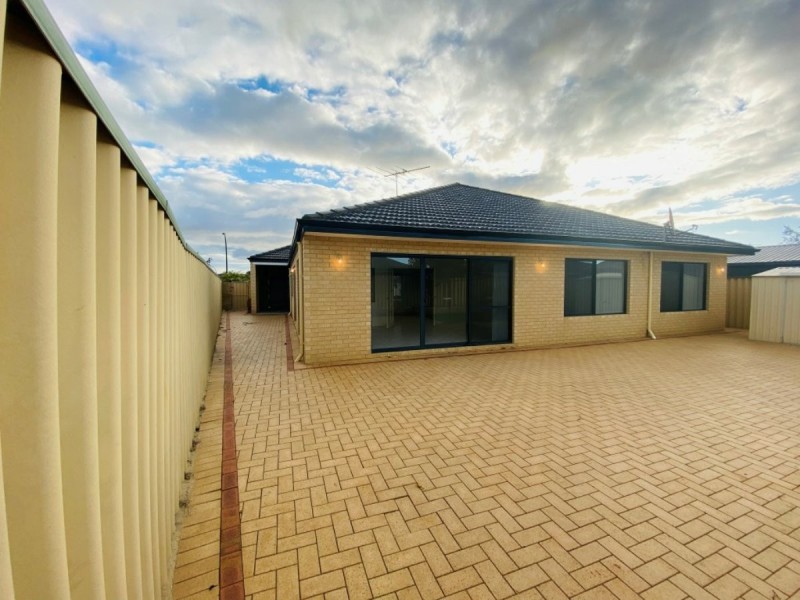 22 Caroline Crescent, Bertram WA 6167