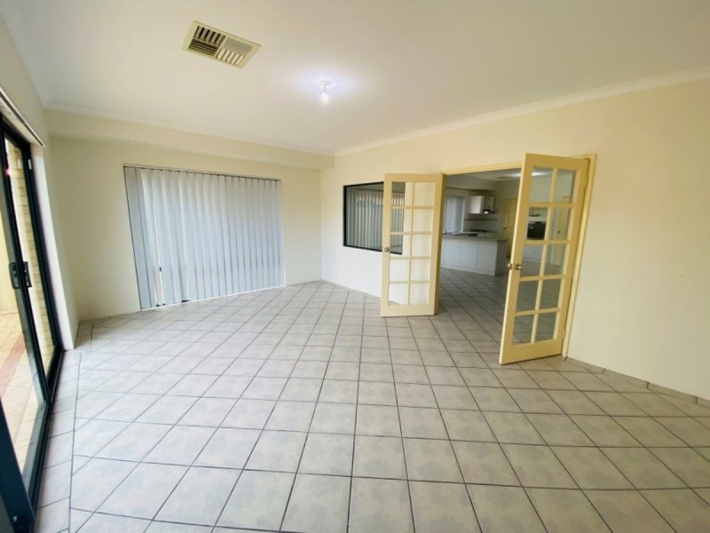 22 Caroline Crescent, Bertram WA 6167
