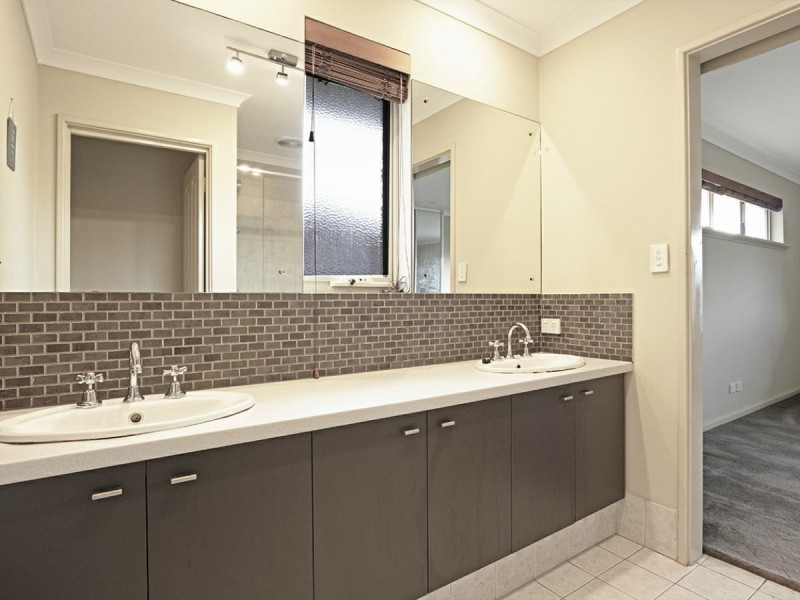 52 Tribute Street West, Shelley WA 6148