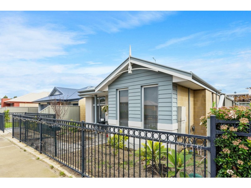 7 Biche Lane, Success WA 6164