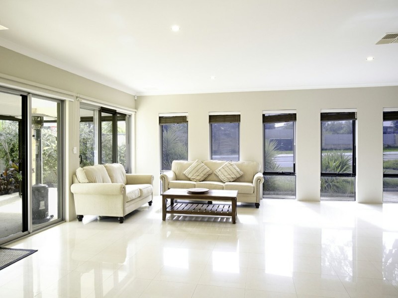 122 Golf Links Drive, Carramar WA 6031