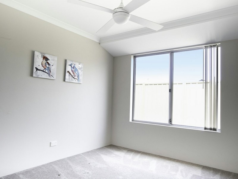 122 Golf Links Drive, Carramar WA 6031