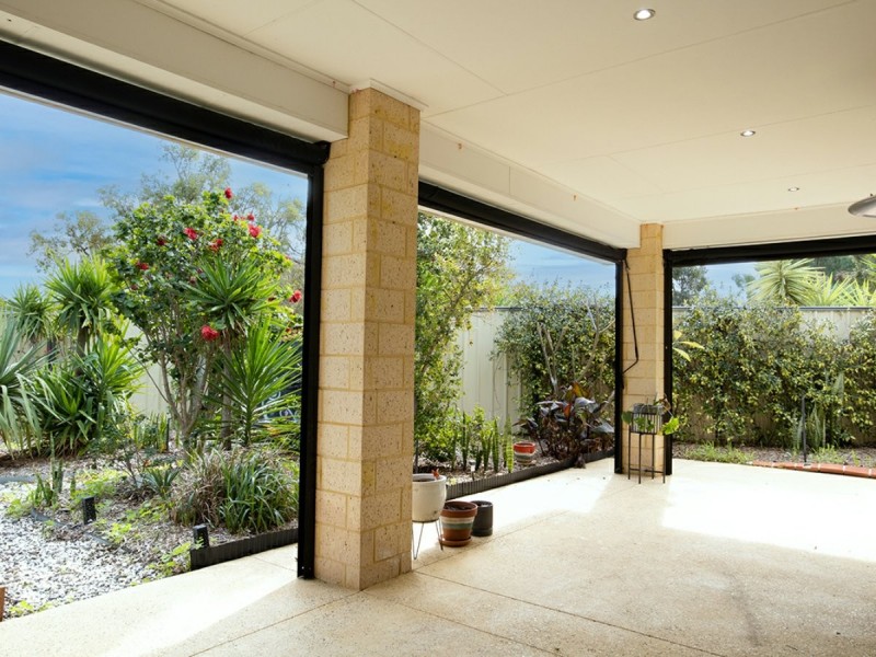 122 Golf Links Drive, Carramar WA 6031