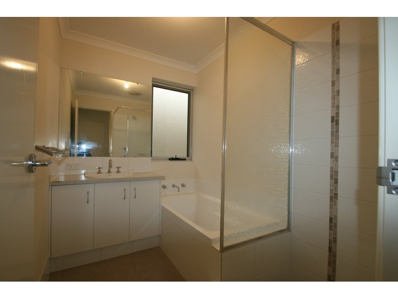 45 Lyon Road, Atwell WA 6164