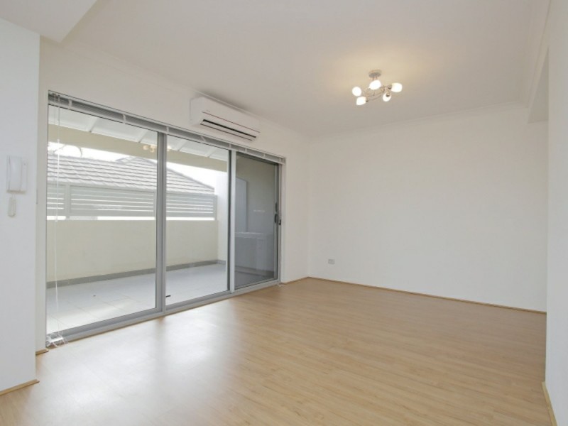 8/31 Leonard Street, Victoria Park WA 6100