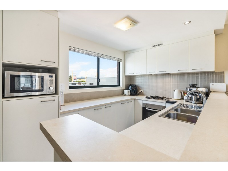 19/2 Stockton Bend, Cockburn Central WA 6164