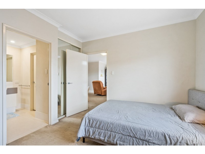 19/2 Stockton Bend, Cockburn Central WA 6164