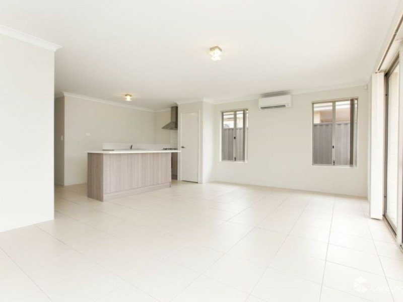 4a Lomond Way, Seville Grove WA 6112