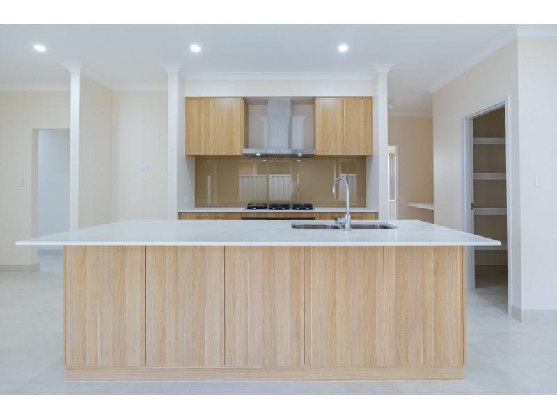 24 Estela Avenue, Piara Waters WA 6112