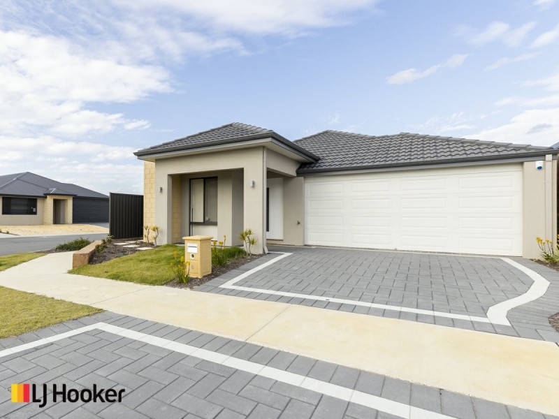 8 Shale Court, Piara Waters WA 6112