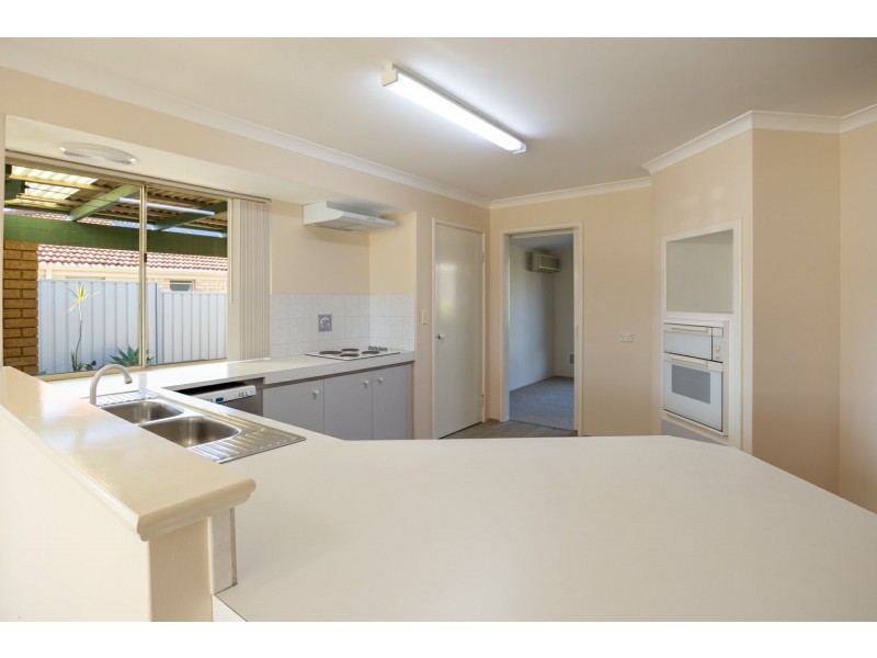 9 Fremont Place, Leeming WA 6149