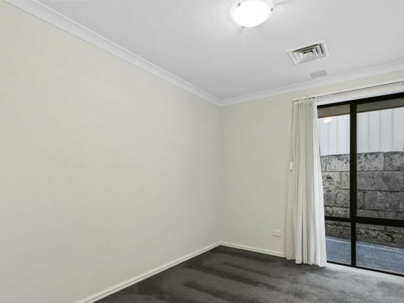 2/9 Henrietta Court, Coogee WA 6166