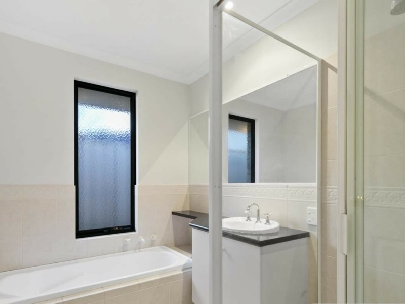 2/9 Henrietta Court, Coogee WA 6166