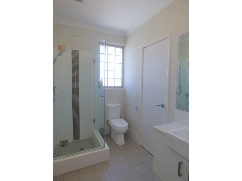 2/111 Kooyong Road, Rivervale WA 6103