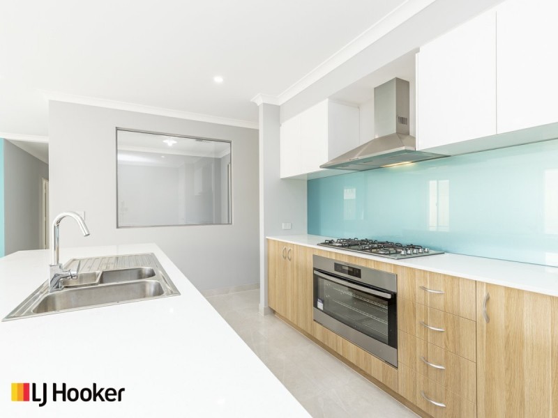 37 Lewisham Vista, Success WA 6164